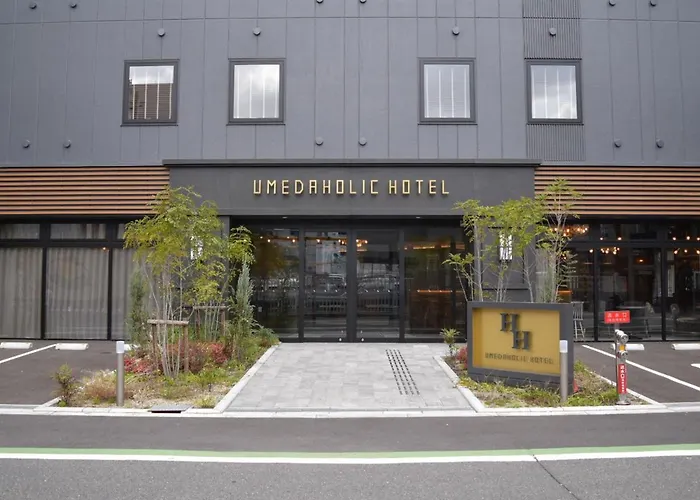 Umedaholic Hotel